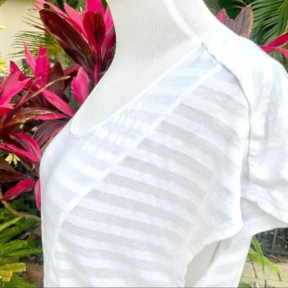 🍍3/$15🍍 BCBGeneration Shadow Stripe Tee - Picture 2 of 6